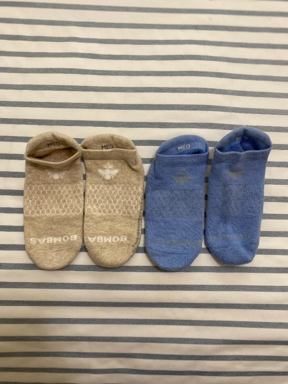 Bombas Gripper Ankle Socks Size M 2 Pair Bundle Light Blue Beige Barre Pilates
